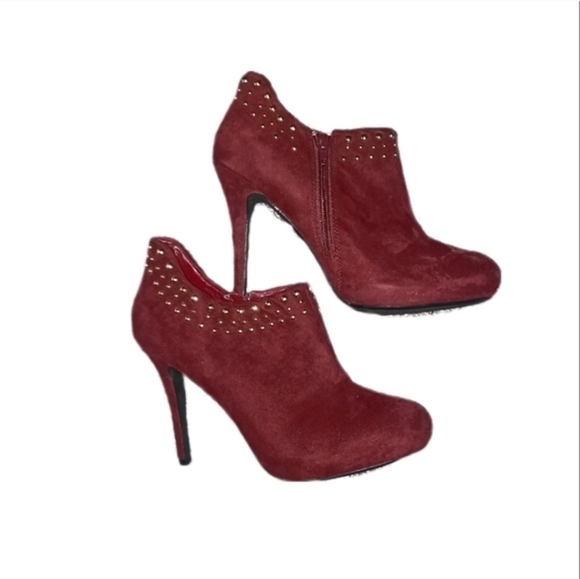 (3/$25) Delicious Burgundy Heeled Booties - Picture 3 of 5